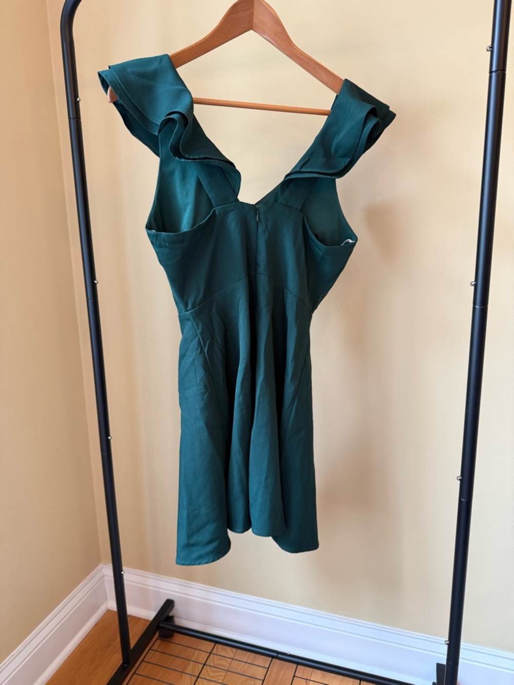 Mini Ress Lulus | Dresses | Lulus Green Ruffle Vneck Mini Dress | Poshmark